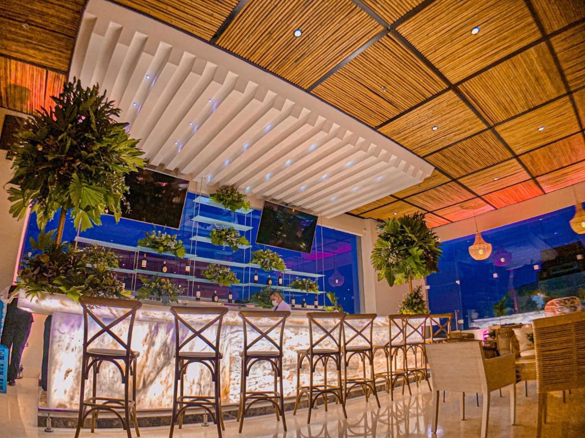 Hotel Dann Carlton Barranquilla Extérieur photo Sky Bar