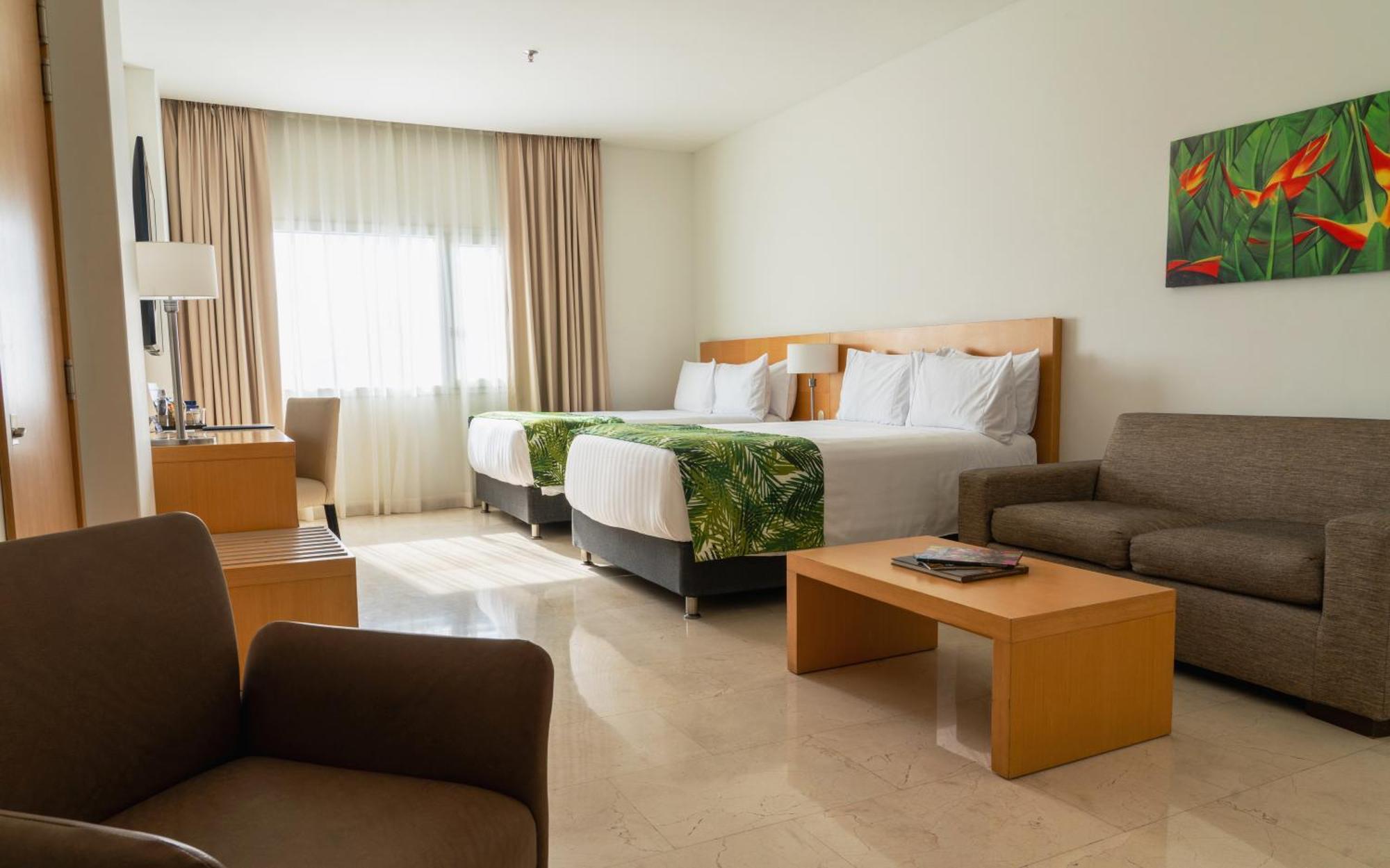 Hotel Dann Carlton Barranquilla Extérieur photo A room at the hotel