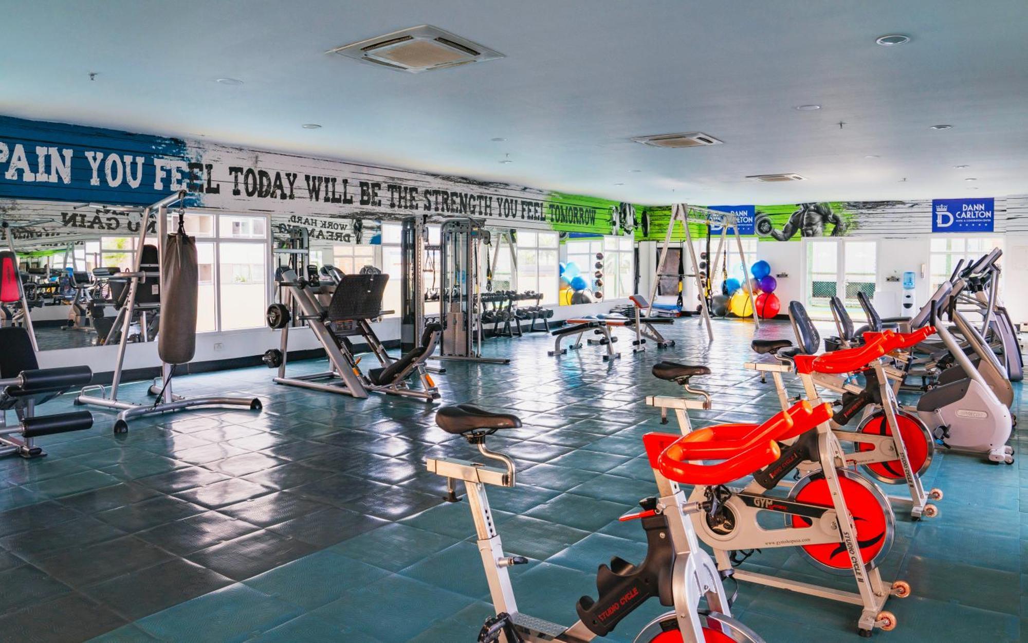 Hotel Dann Carlton Barranquilla Extérieur photo The gym at the University of Asia Pacific
