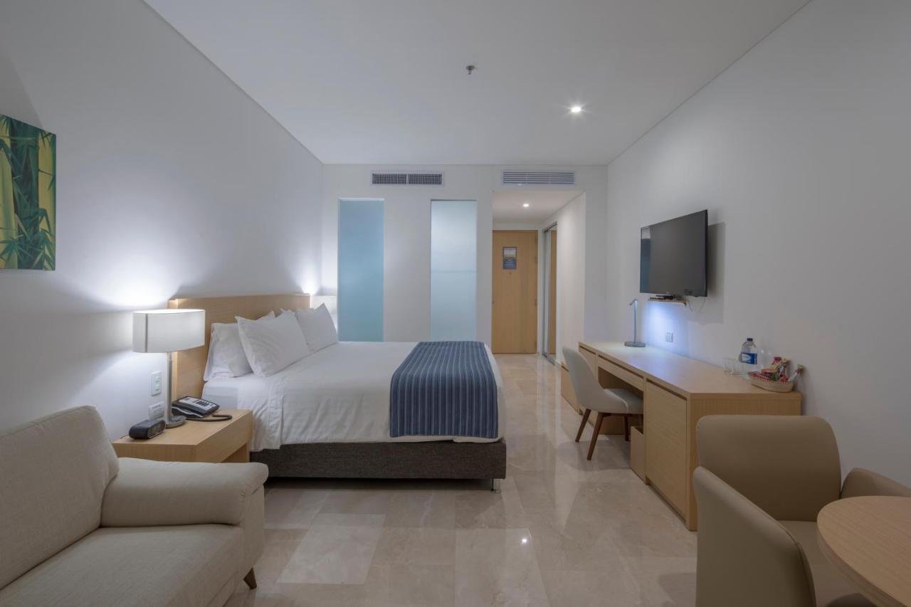 Hotel Dann Carlton Barranquilla Extérieur photo A room at the hotel